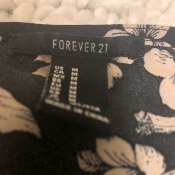 Forever 21 Floral Pastel Top 💕✨ - Picture 2 of 5